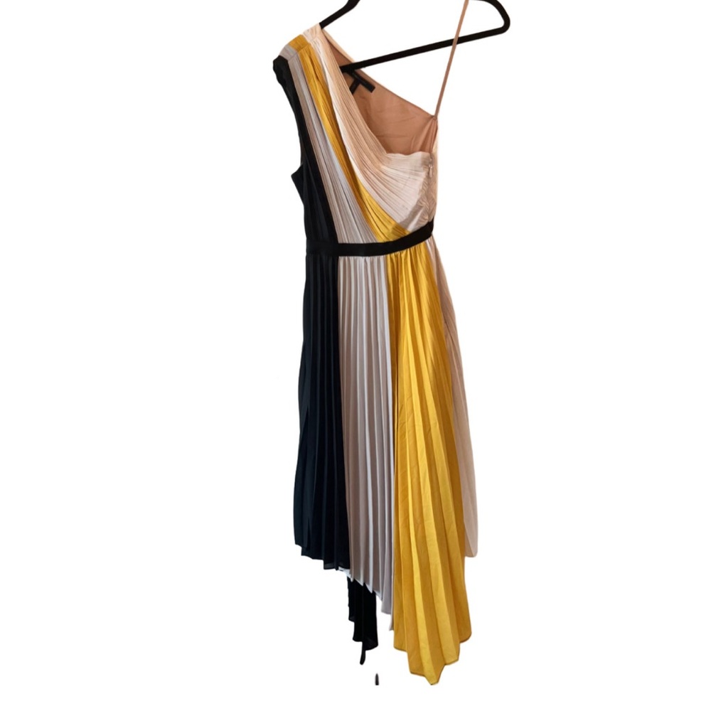 BCBGMaxAzria Asymmetrical Dress in Black, White, and Yellow. Size 2.